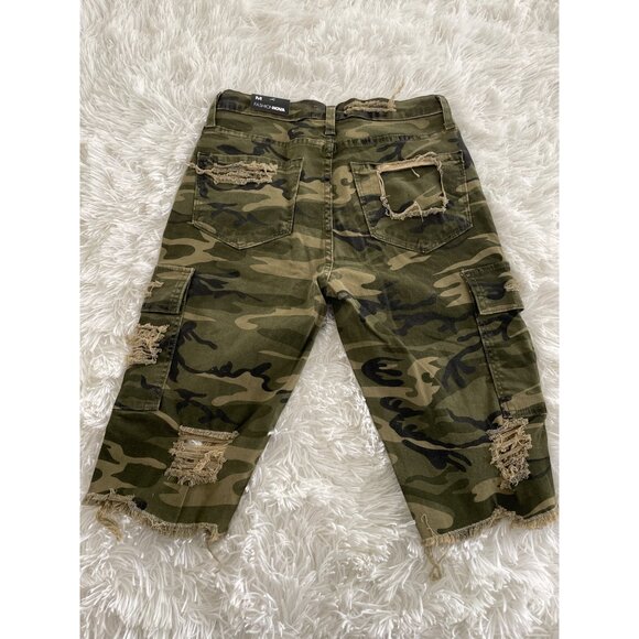 NWT FASHION NOVA Camo Killin It Cargo Bermuda Distressed Shorts Size M - Picture 10 of 11